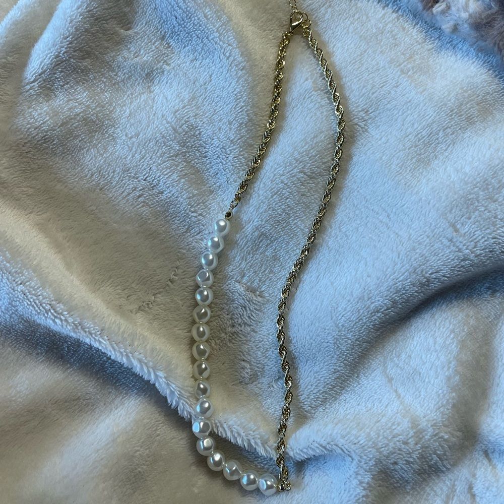 Gold chain & Pearl necklace - Picture 2 of 2